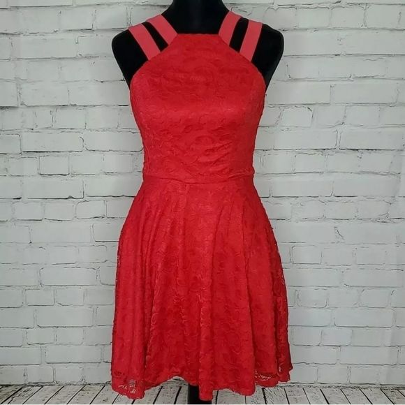 B Darlin Dresses & Skirts - B Darlin Junior's Red Lace Fitted Dress Size 1/2